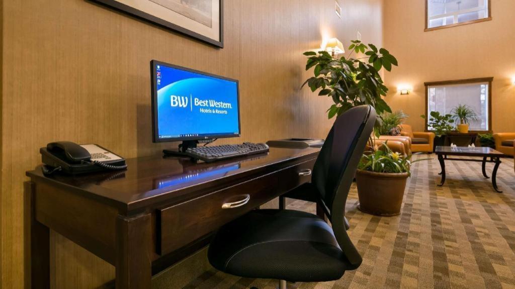 Best Western Diamond Inn Three Hills Εξωτερικό φωτογραφία